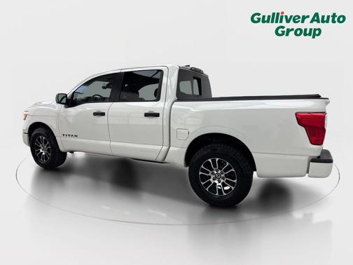 Glacier White 2022 Nissan Titan SV