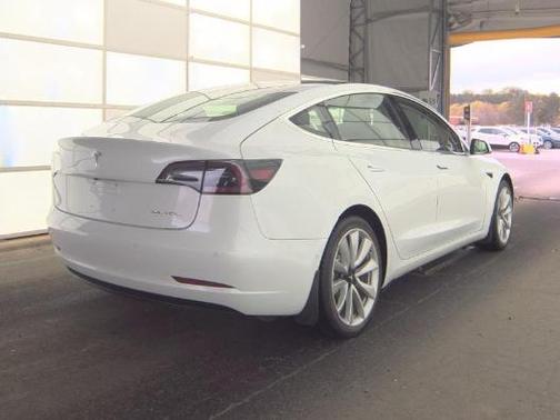 Pearl White Multi-Coat 2018 Tesla Model 3 Long Range