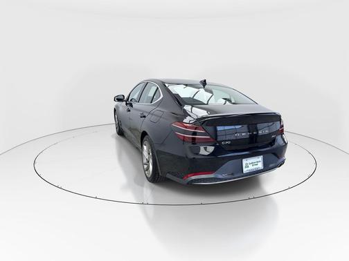 2022 Genesis G70 2.0T AWD