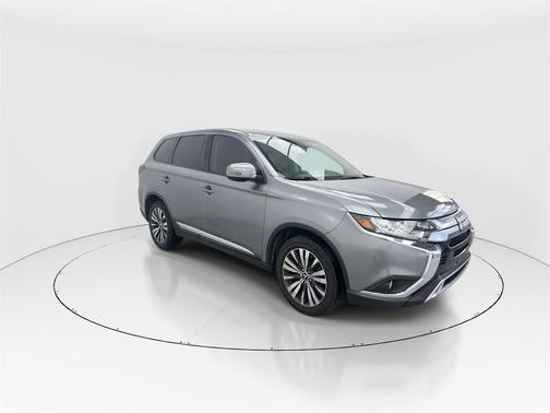 2020 Mitsubishi Outlander SE