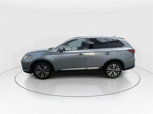 2020 Mitsubishi Outlander SE