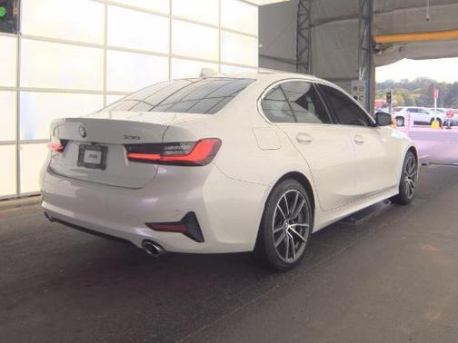 Alpine White 2019 BMW 330 330i