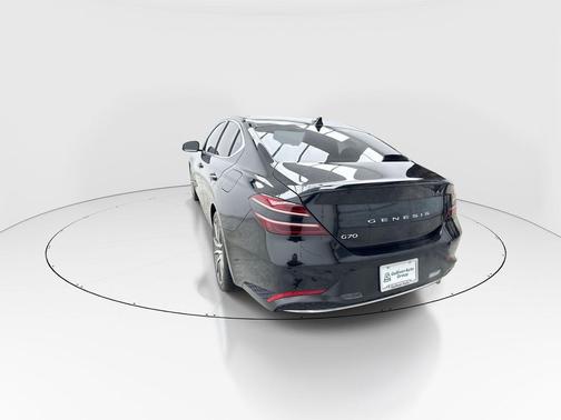2022 Genesis G70 2.0T RWD