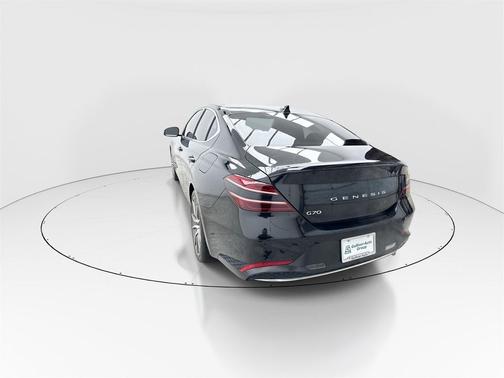 2022 Genesis G70 2.0T RWD