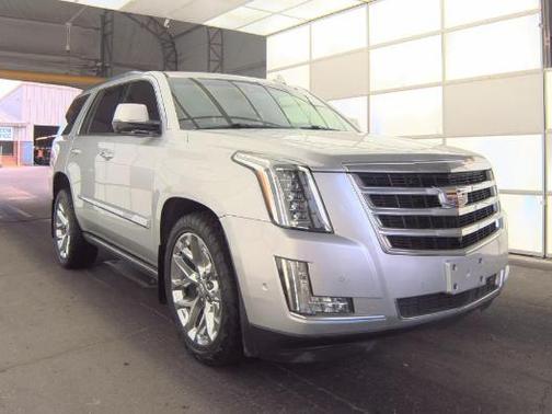 Radiant Silver Metallic 2018 Cadillac Escalade Premium Luxury