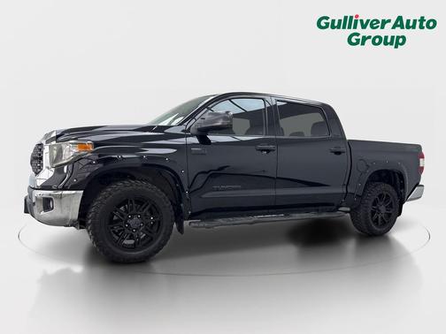 Midnight Black Metallic 2018 Toyota Tundra SR5