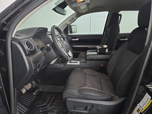 Midnight Black Metallic 2018 Toyota Tundra SR5