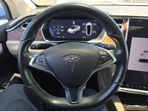Pearl White Multi-Coat 2018 Tesla Model X 100D