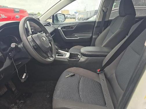 Ice Cap 2023 Toyota RAV4 LE