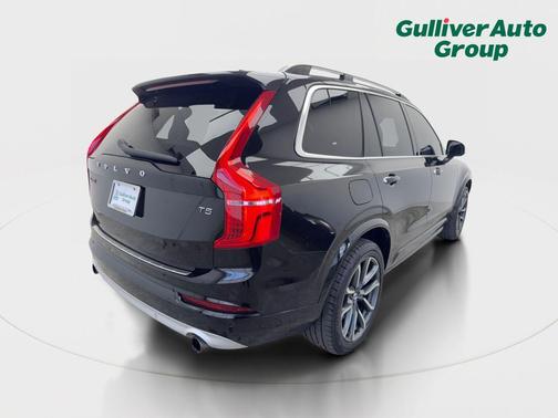 2019 Volvo XC90 T5 Momentum
