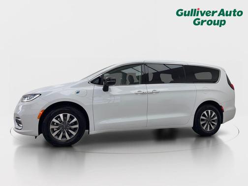 Bright White Clearcoat 2024 Chrysler Pacifica Hybrid Select