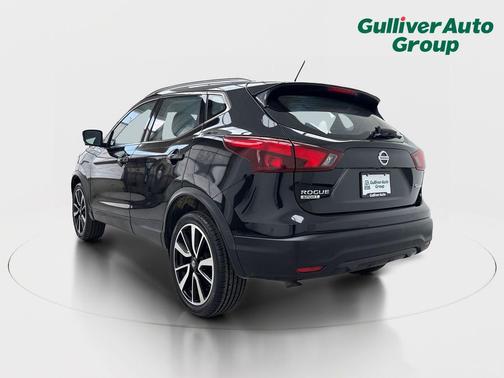 Magnetic Black 2018 Nissan Rogue Sport SL