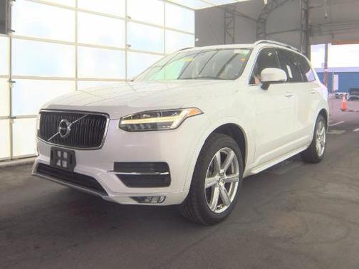 2018 Volvo XC90 T5 Momentum