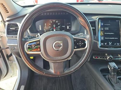 2018 Volvo XC90 T5 Momentum