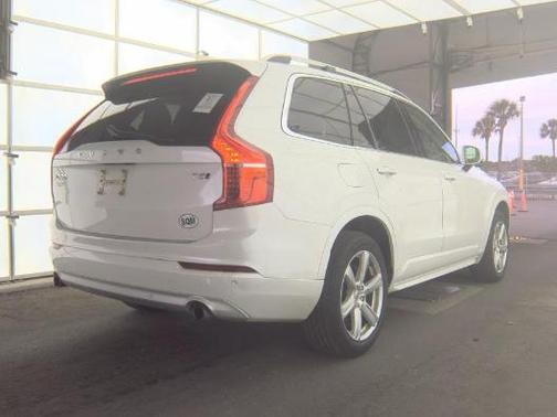 2018 Volvo XC90 T5 Momentum