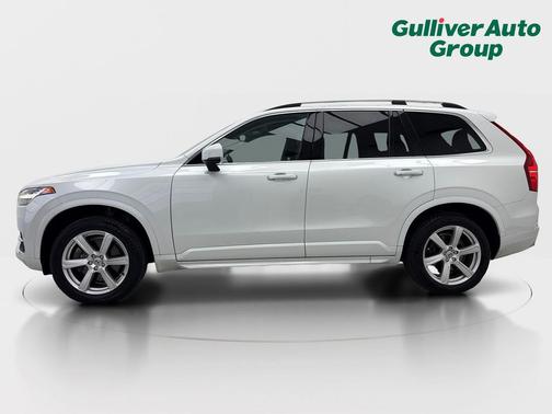 Crystal White Metallic 2018 Volvo XC90 T5 Momentum