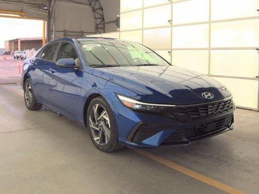 2025 Hyundai ELANTRA Limited