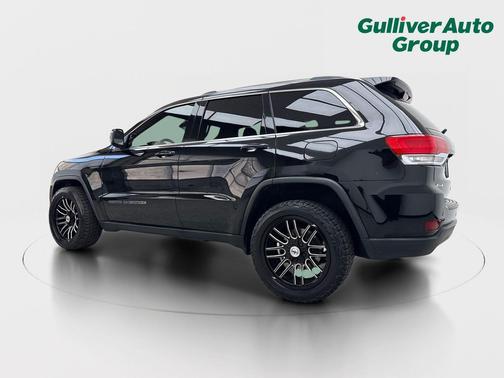 Diamond Black Crystal Pearlcoat 2018 Jeep Grand Cherokee Laredo E