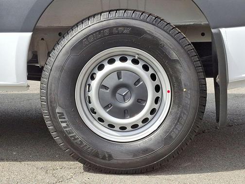 2025 Mercedes-Benz Sprinter 2500 Standard Roof