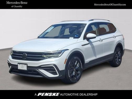 Pure White 2022 Volkswagen Tiguan 2.0T SE
