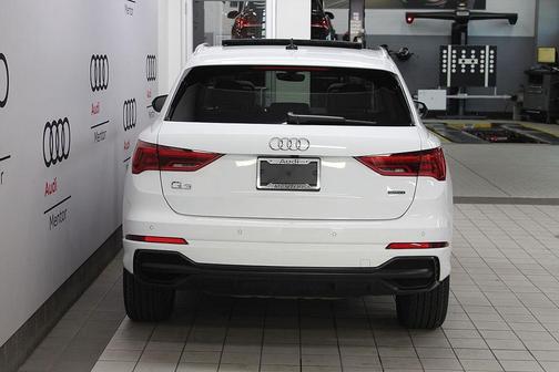 2022 Audi Q3 45 S line Premium