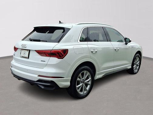 2022 Audi Q3 45 S line Premium