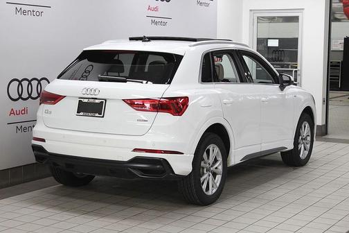 2022 Audi Q3 45 S line Premium