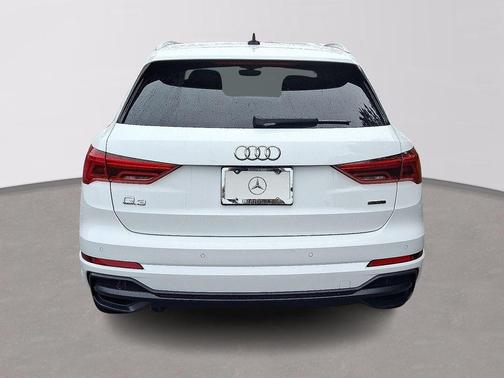 2022 Audi Q3 45 S line Premium