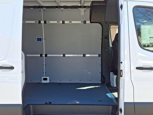 2025 Mercedes-Benz Sprinter 2500 High Roof