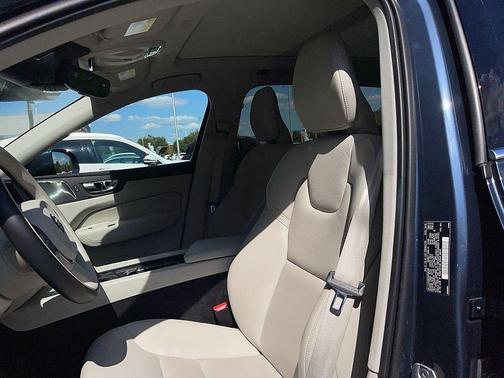 2019 Volvo XC60 T5 Momentum