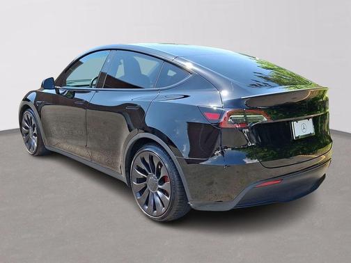 2023 Tesla Model Y Performance