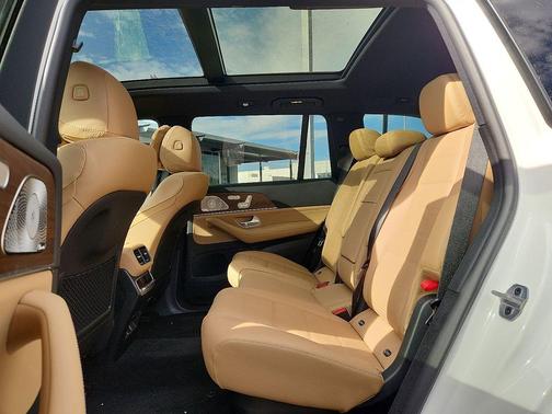 2026 Mercedes-Benz GLS 450