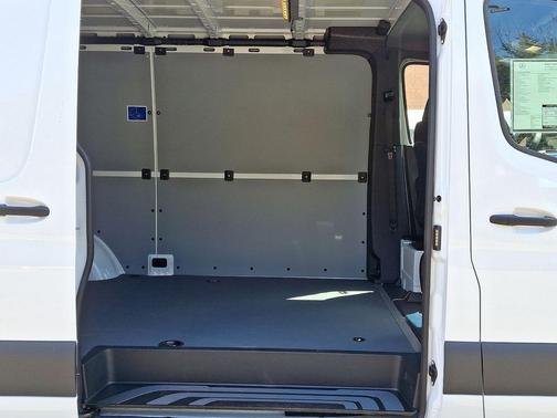 2025 Mercedes-Benz Sprinter 2500 Standard Roof