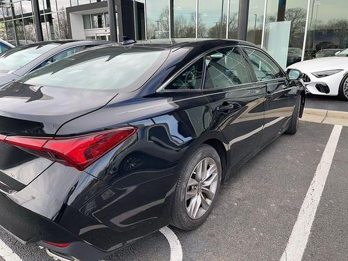 2022 Toyota Avalon XLE
