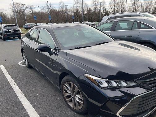 2022 Toyota Avalon XLE