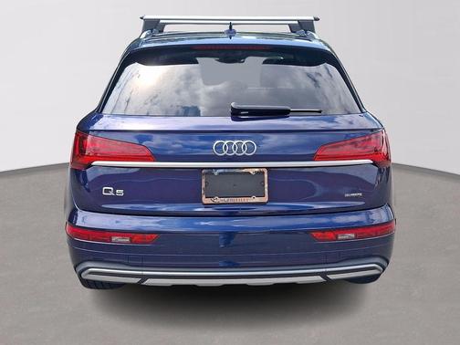 Navarra Blue Metallic 2021 Audi Q5 40 Premium Plus