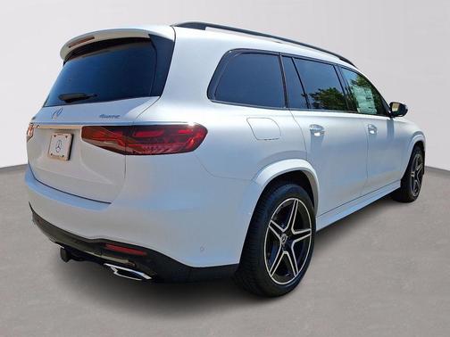 Moonlight White 2026 Mercedes-Benz GLS 450 4MATIC