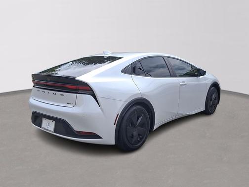 Pearl 2023 Toyota Prius LE