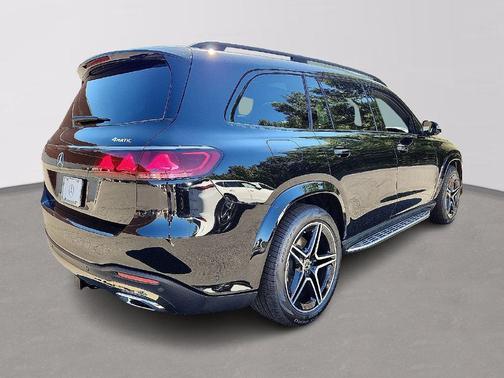 Obsidian Black Metallic 2027 Mercedes-Benz GLS 450