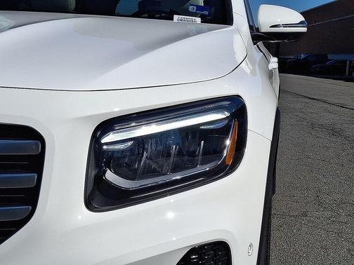 Polar White 2026 Mercedes-Benz GLB 250 Base 4MATIC