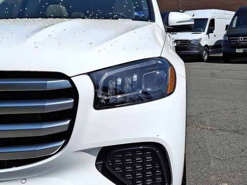 Polar White 2026 Mercedes-Benz GLS 450 4MATIC