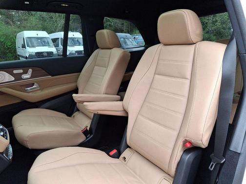 2025 Mercedes-Benz GLS 580 Base 4MATIC