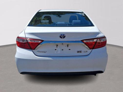 Super White 2017 Toyota Camry Hybrid LE