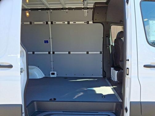2025 Mercedes-Benz Sprinter 2500 Standard Roof