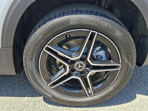 Cirrus Silver Metallic 2026 Mercedes-Benz GLB 250 Base 4MATIC