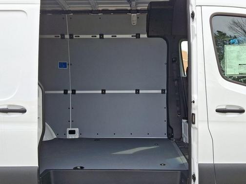 2025 Mercedes-Benz Sprinter 2500 Standard Roof