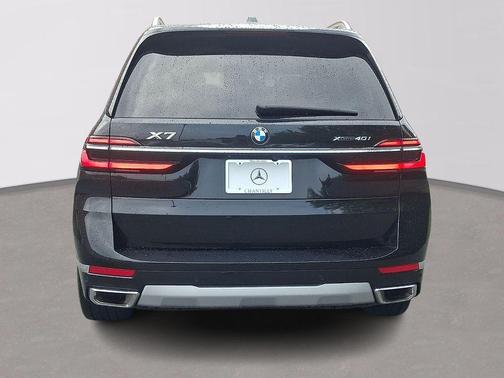 Black Sapphire Metallic 2025 BMW X7 xDrive40i