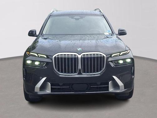 Black Sapphire Metallic 2025 BMW X7 xDrive40i