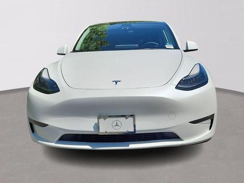 White 2023 Tesla Model Y Long Range