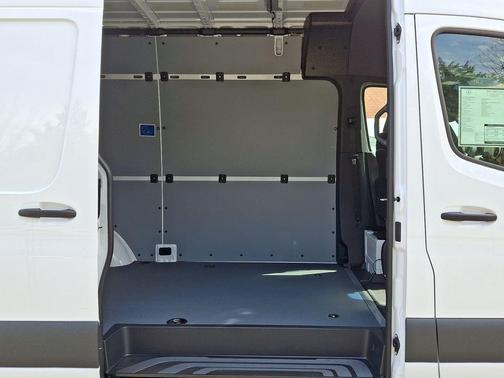 2025 Mercedes-Benz Sprinter 2500 Standard Roof
